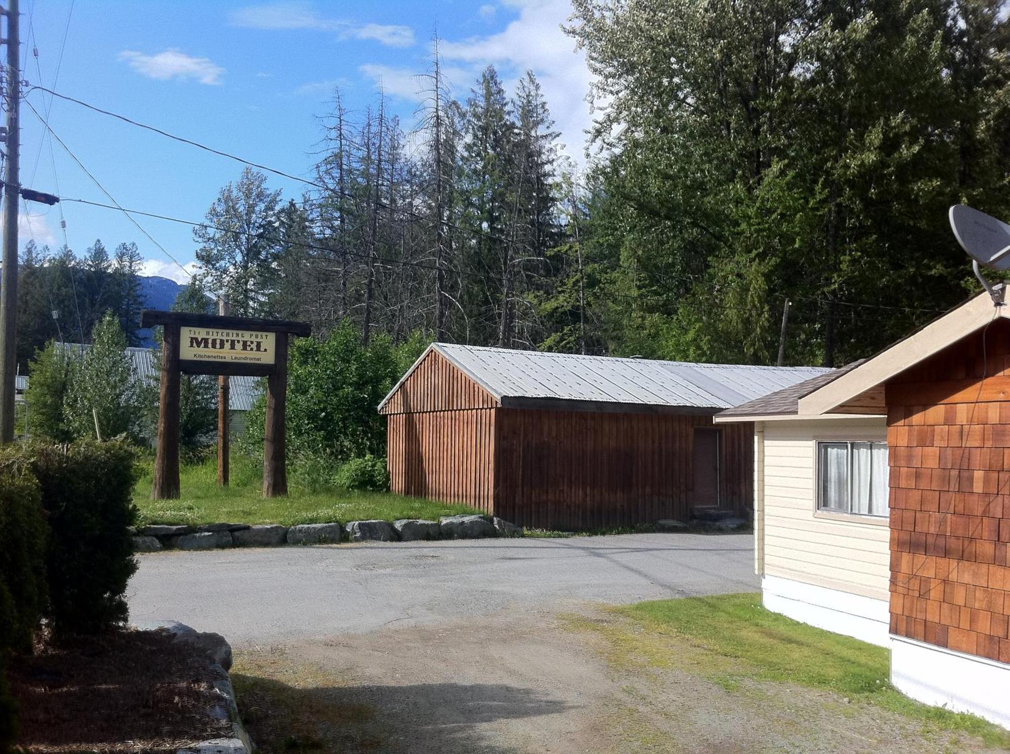 The Hitching Post Motel Pemberton Extérieur photo