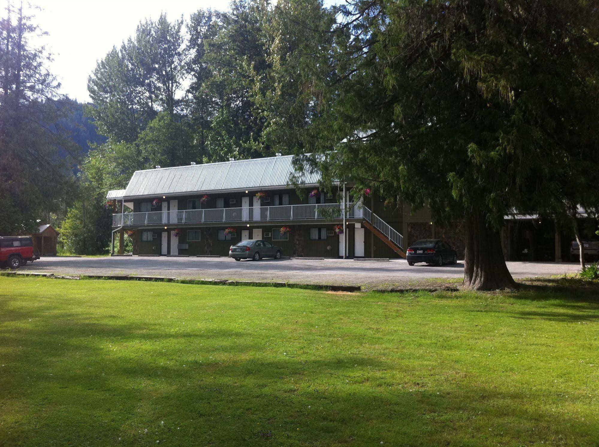 The Hitching Post Motel Pemberton Extérieur photo