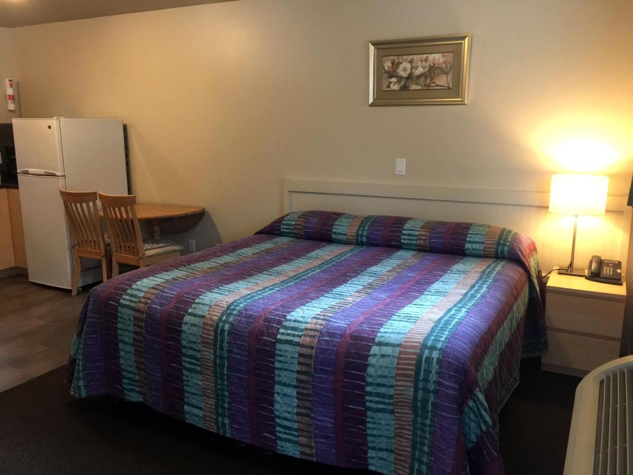 The Hitching Post Motel Pemberton Extérieur photo